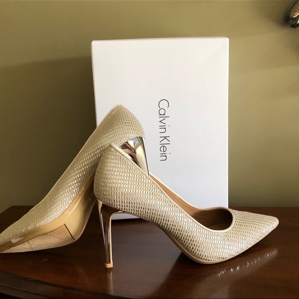 Size 8: Calvin Klein Dress Pumps